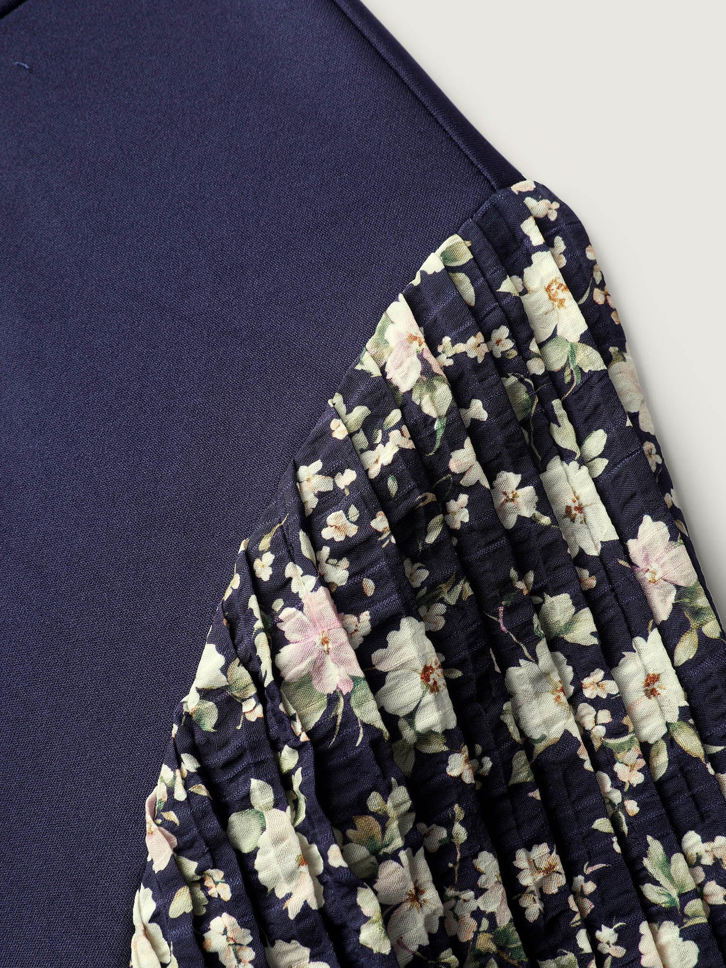 Floral Contrast Stretchy Knit Top