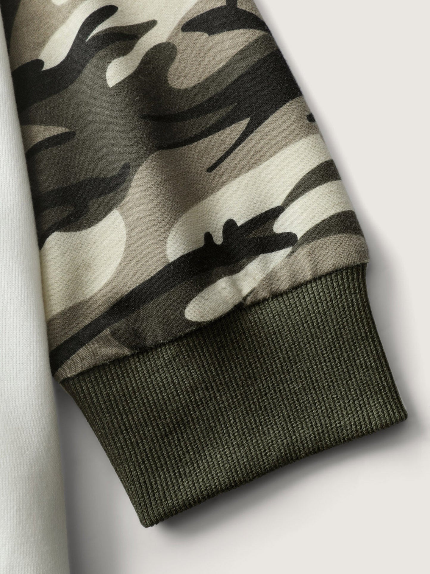 Camouflage Contrast Animal Print Sweatshirt