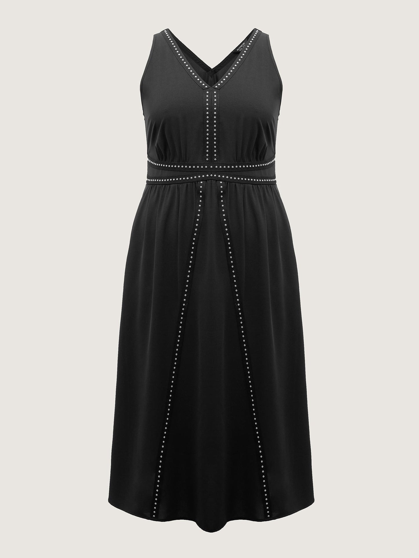 Shirred Side Pockets V-Neck Midi Dress