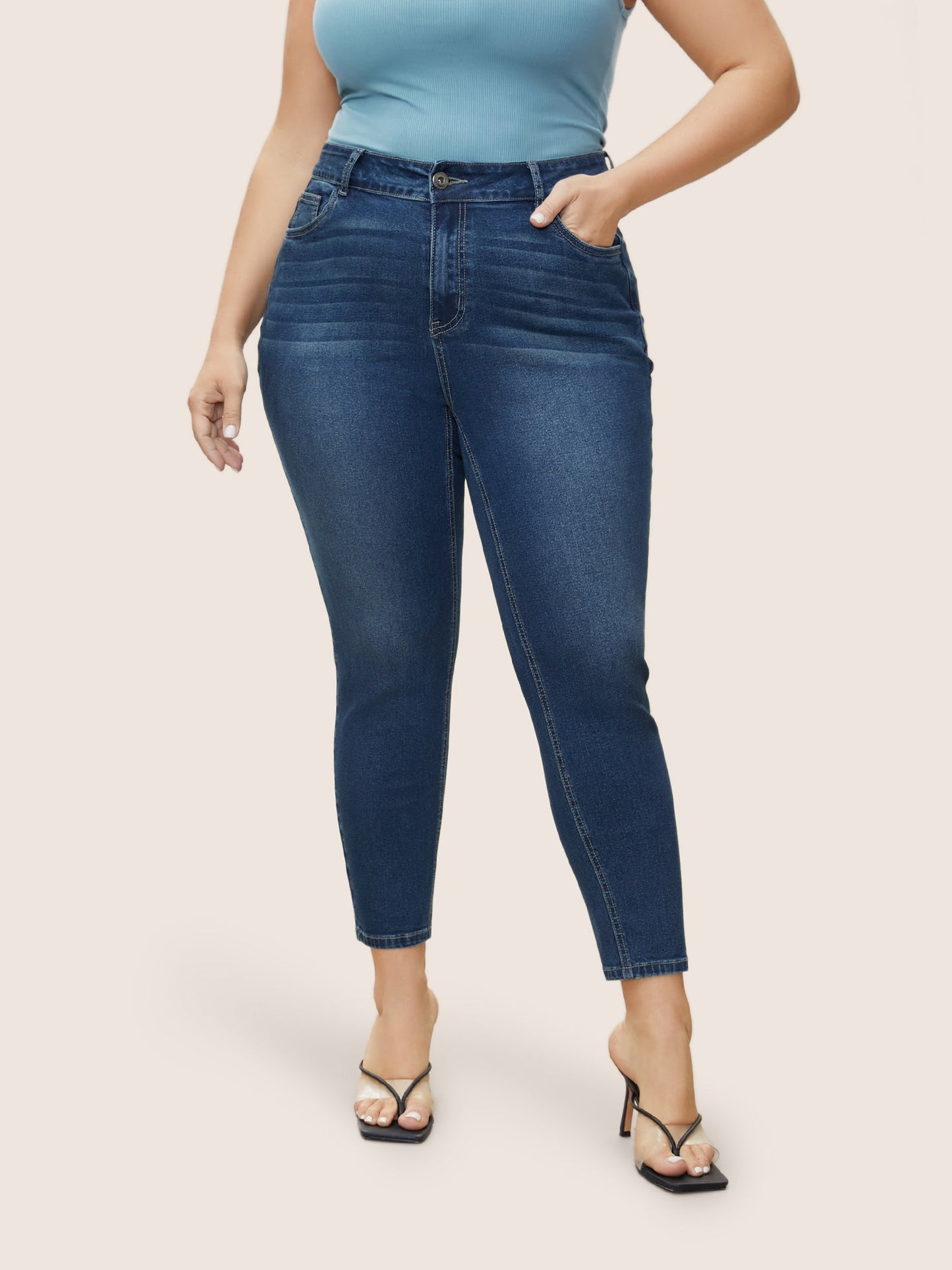 Plain Pocket Embroidered Skinny Jeans