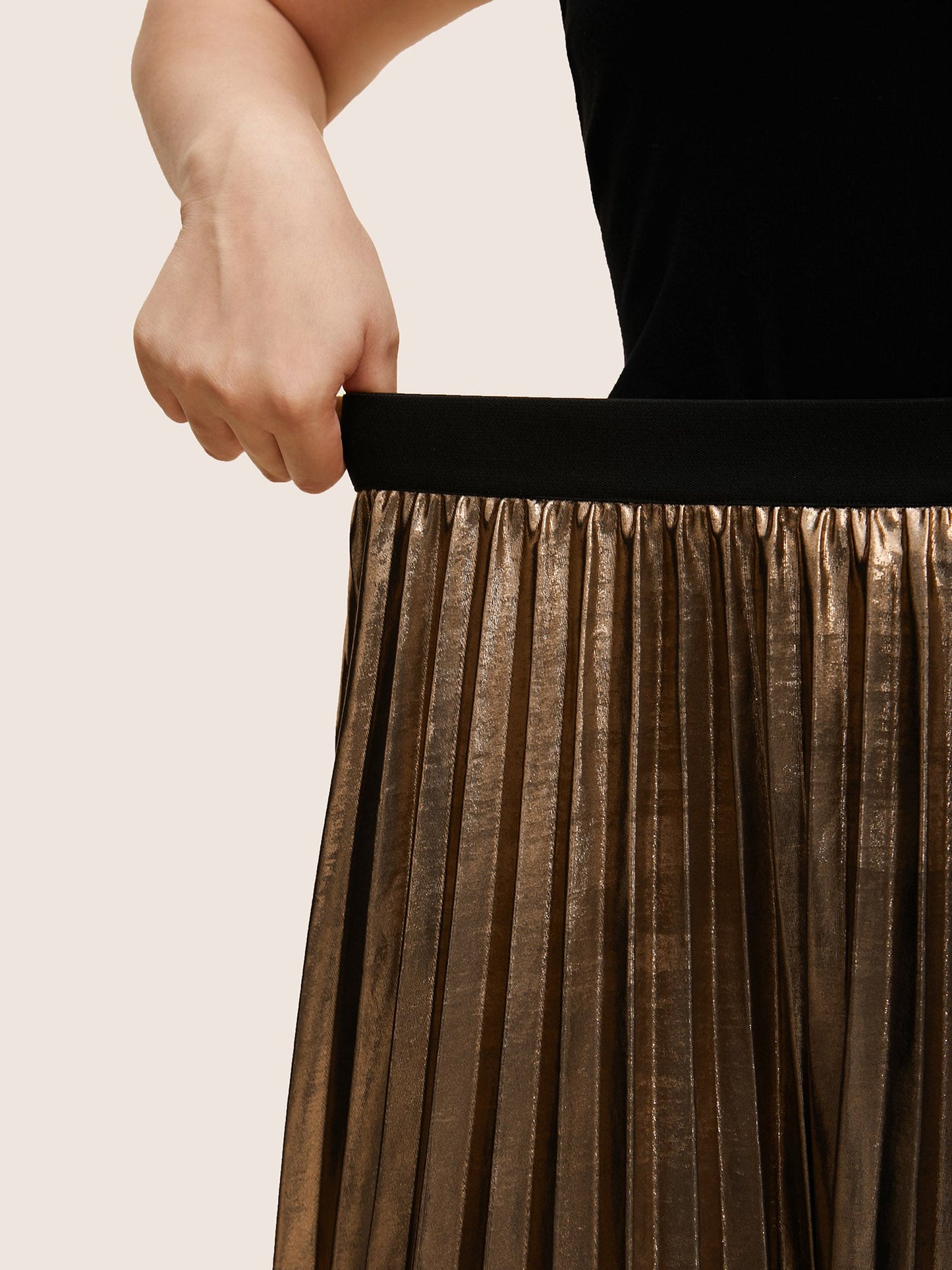 Glitter Metallic Luster Knitted Pleated Skirt