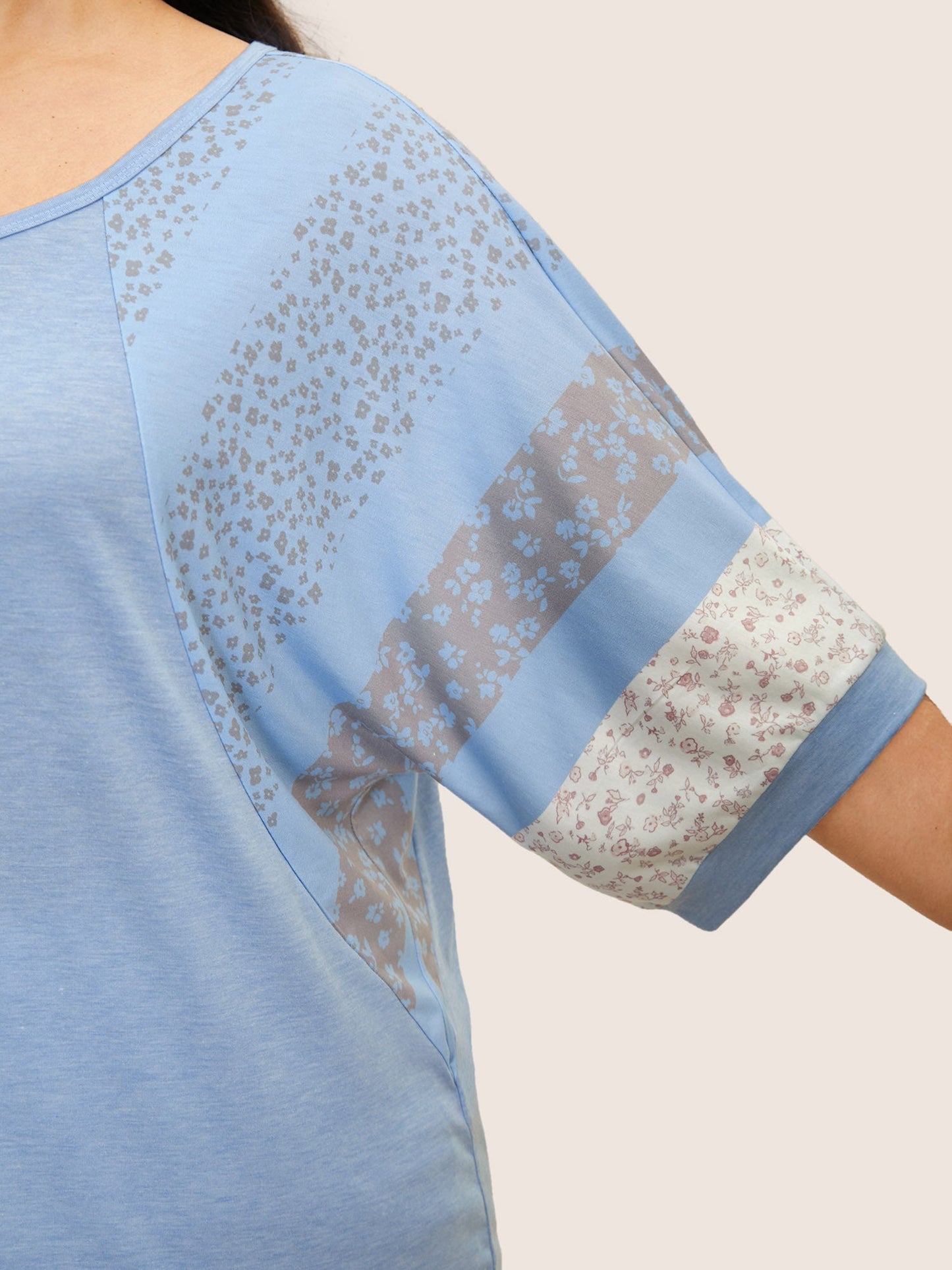 Bandana Print Patchwork Raglan Sleeve T-shirt