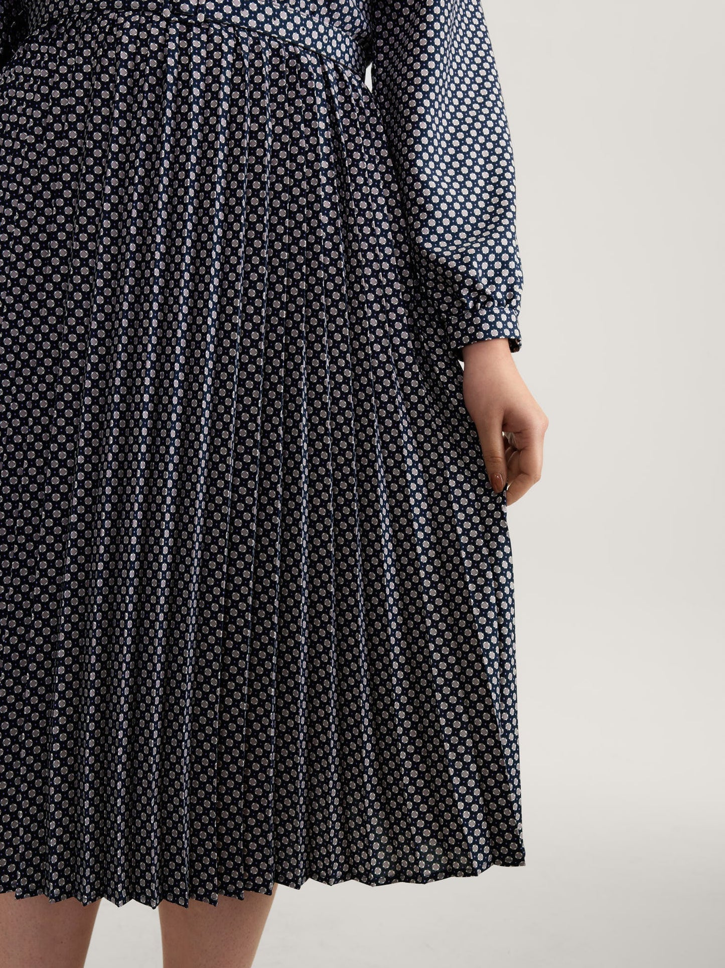 Geometric Print Pleated Notched Collar Midi Dress