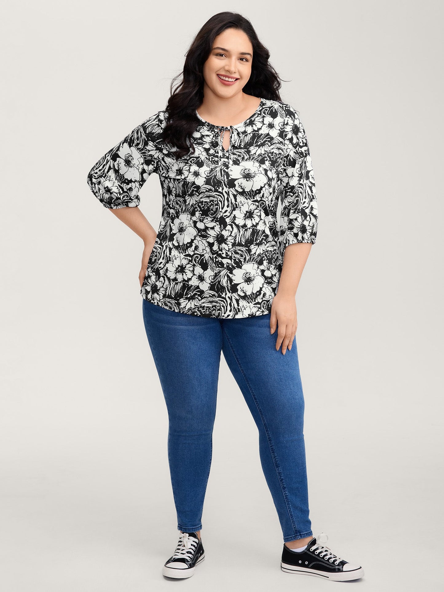 Stretchy Silhouette Flower Knit Top