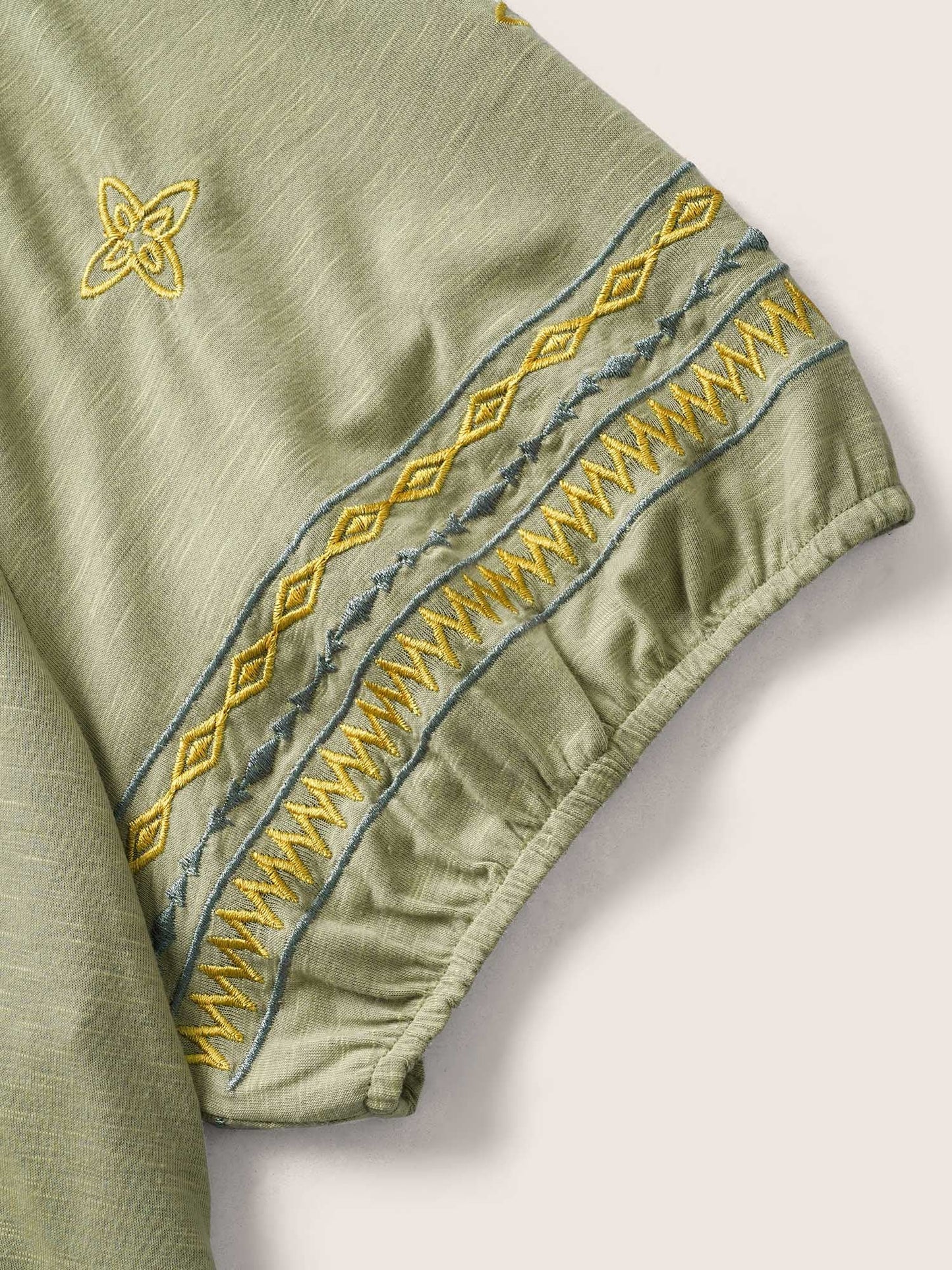 Embroidered Tie Knot Tassels Gathered T-shirt