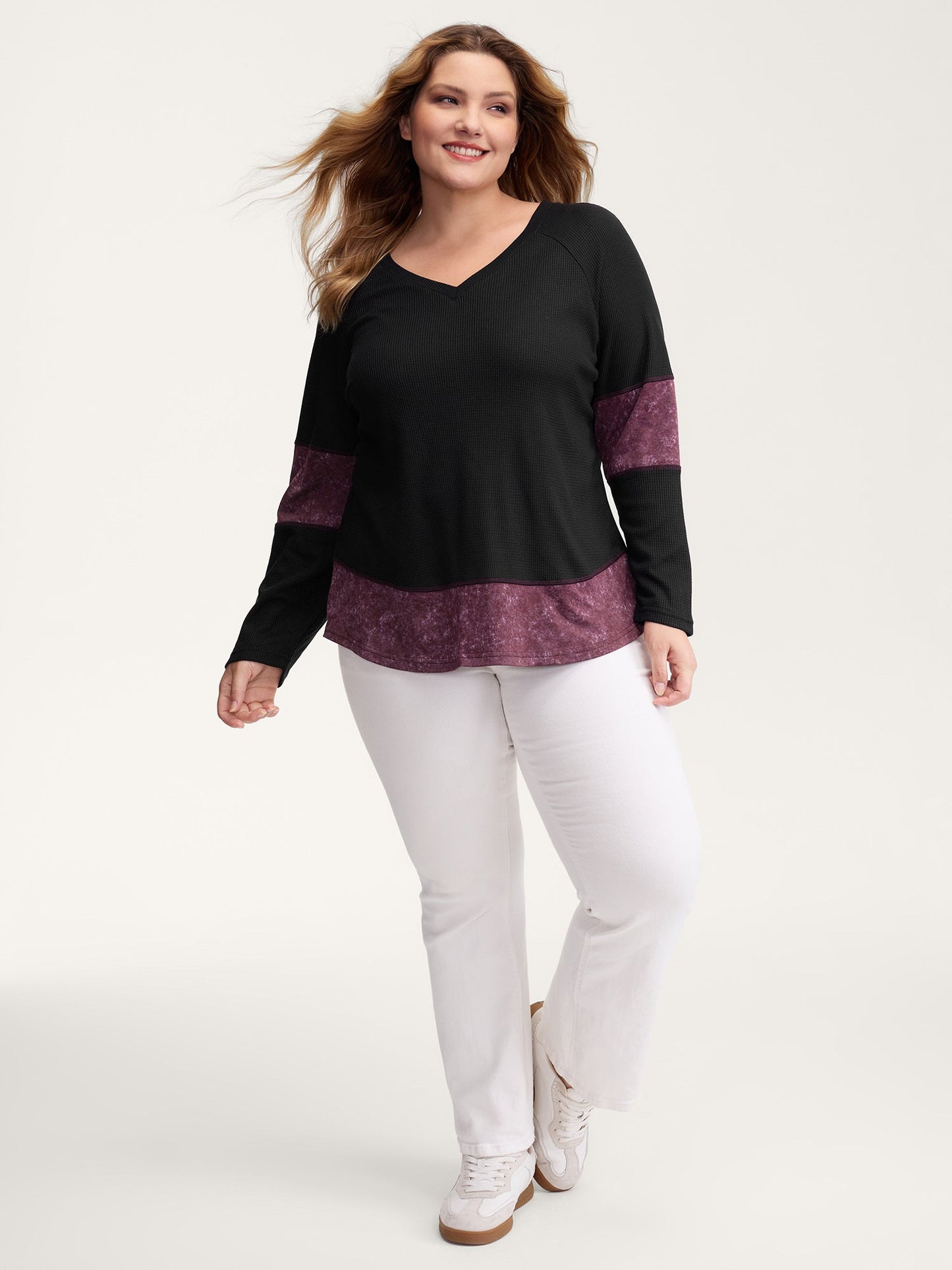 Contrast Stripes Vintage V-Neck T-Shirt