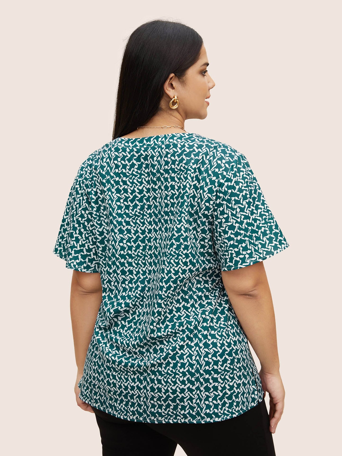 Notched Collar Geometric Flutter Sleeve Blouse