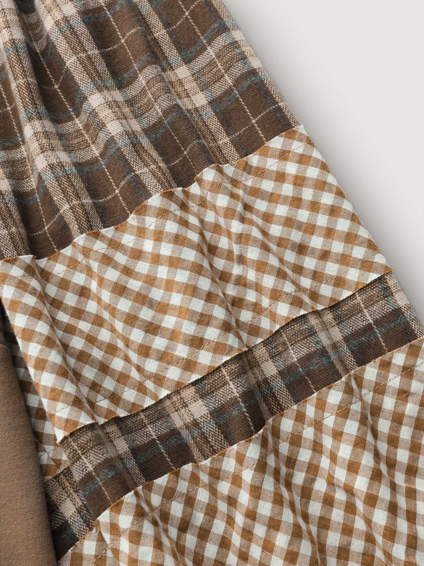 Plaid Contrast Sleeve Stretchy Hem Sweatshirt