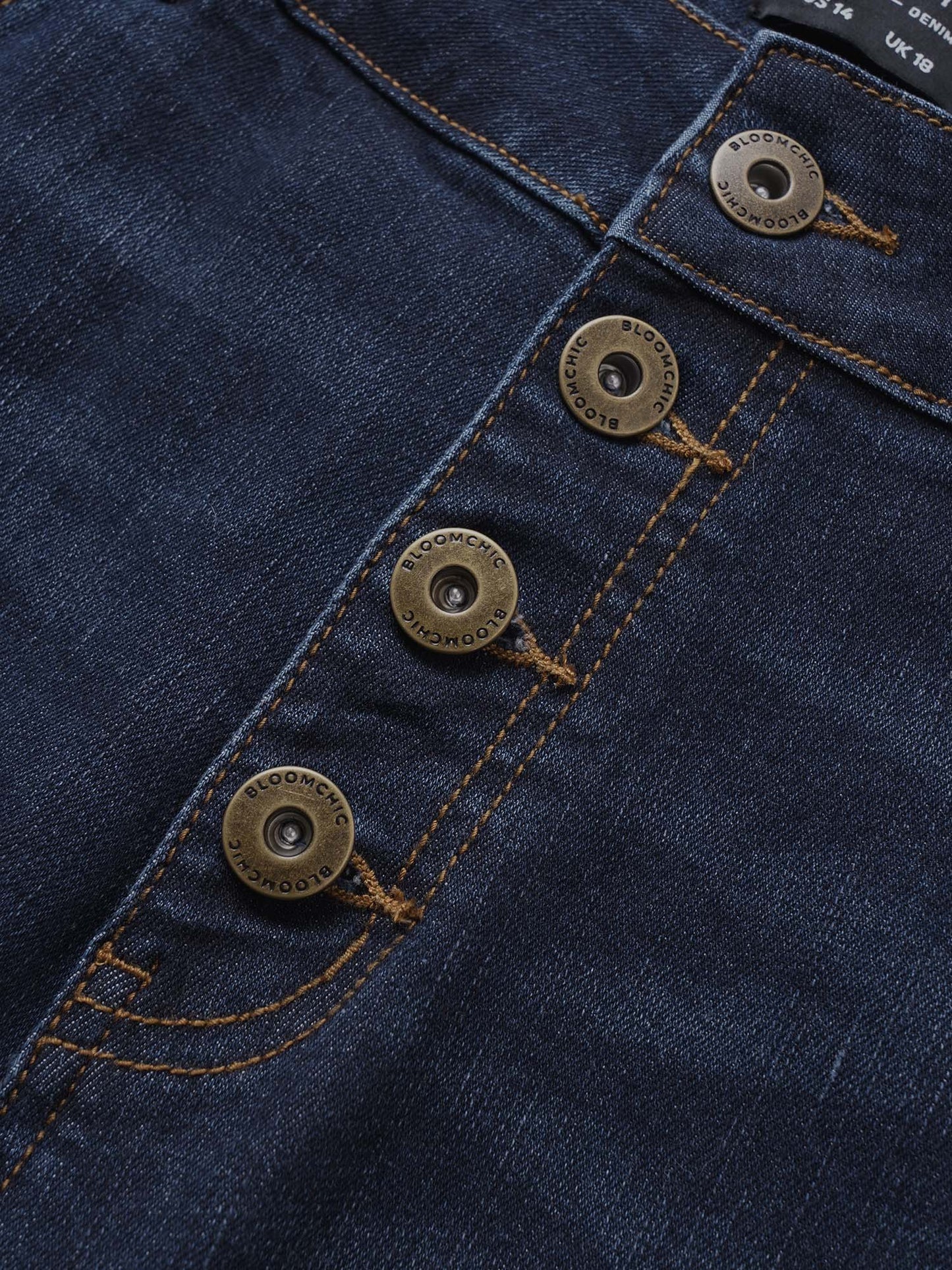 Dark Wash Frayed Hem Cropped Bootcut Jeans