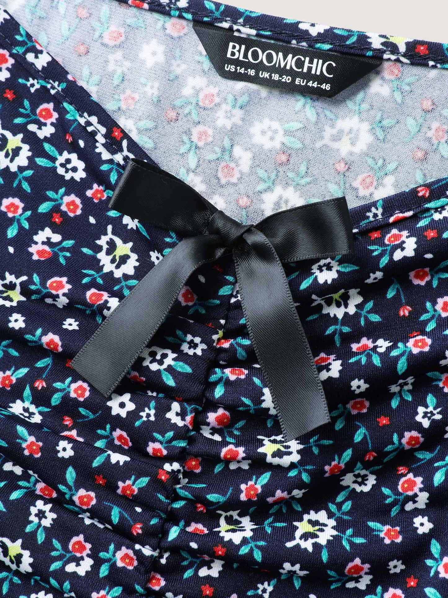 Delicate Floral Print Pockets Cami Midi Dress