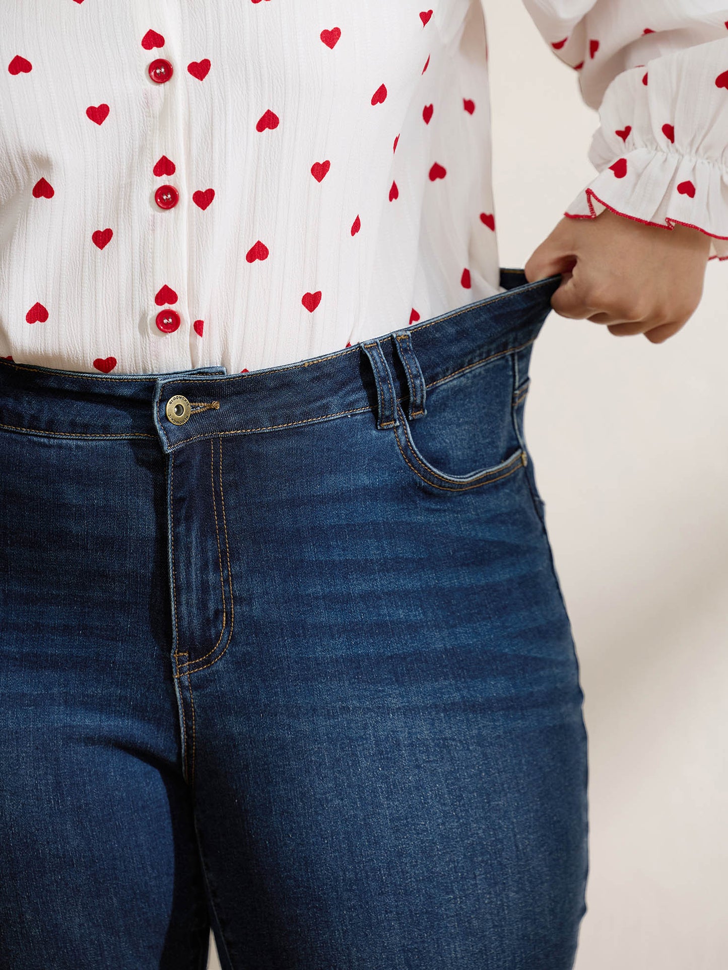 Stretchy Frayed Hem Bootcut Jeans
