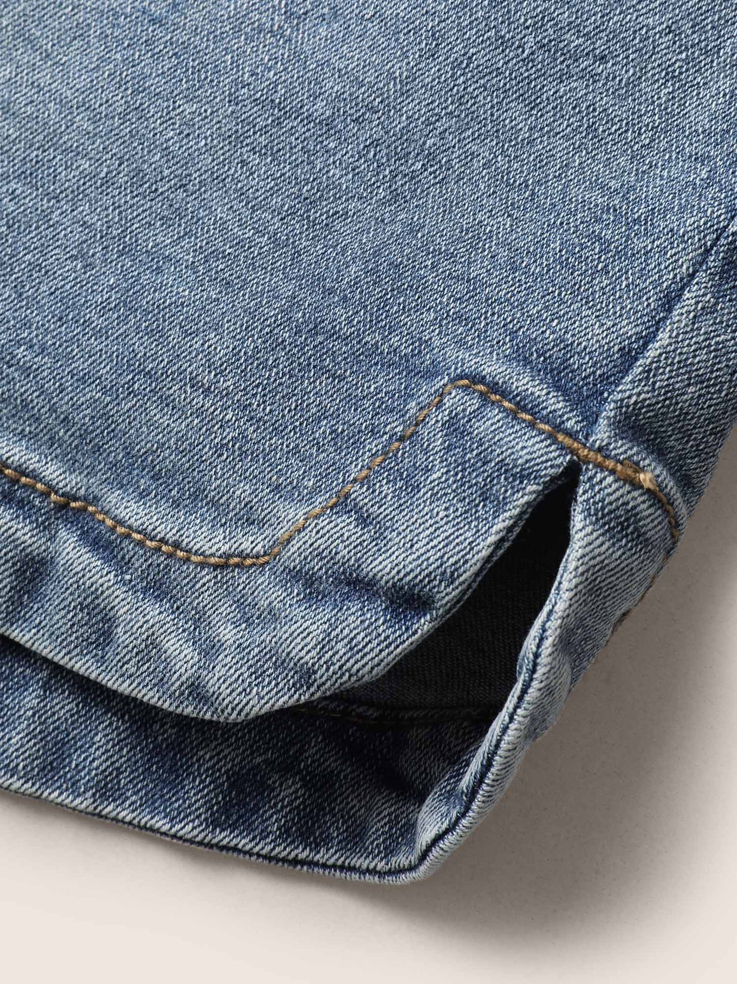 Light Wash Slit Hem Elastic Waist Denim Shorts
