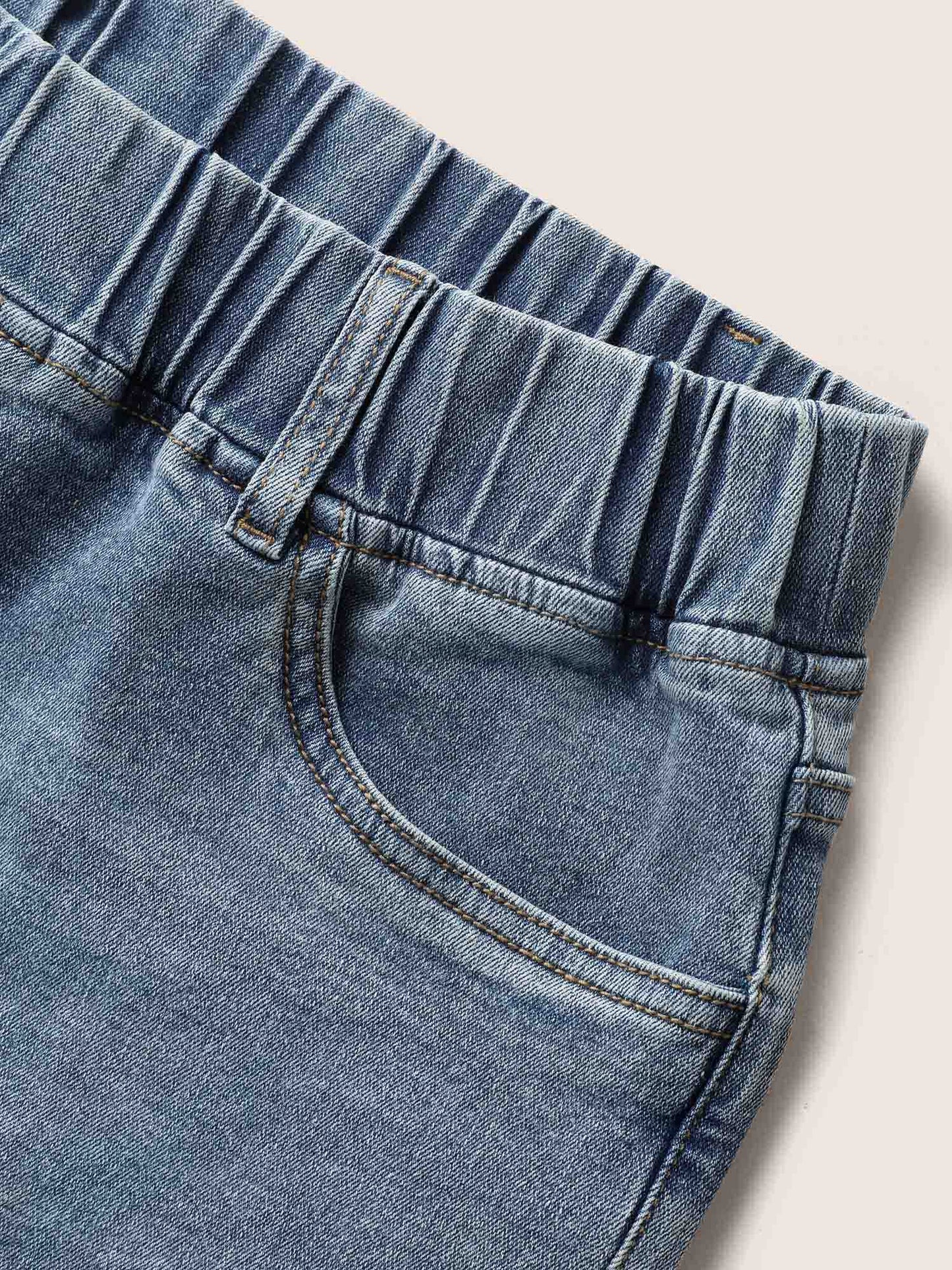 Light Wash Slit Hem Elastic Waist Denim Shorts