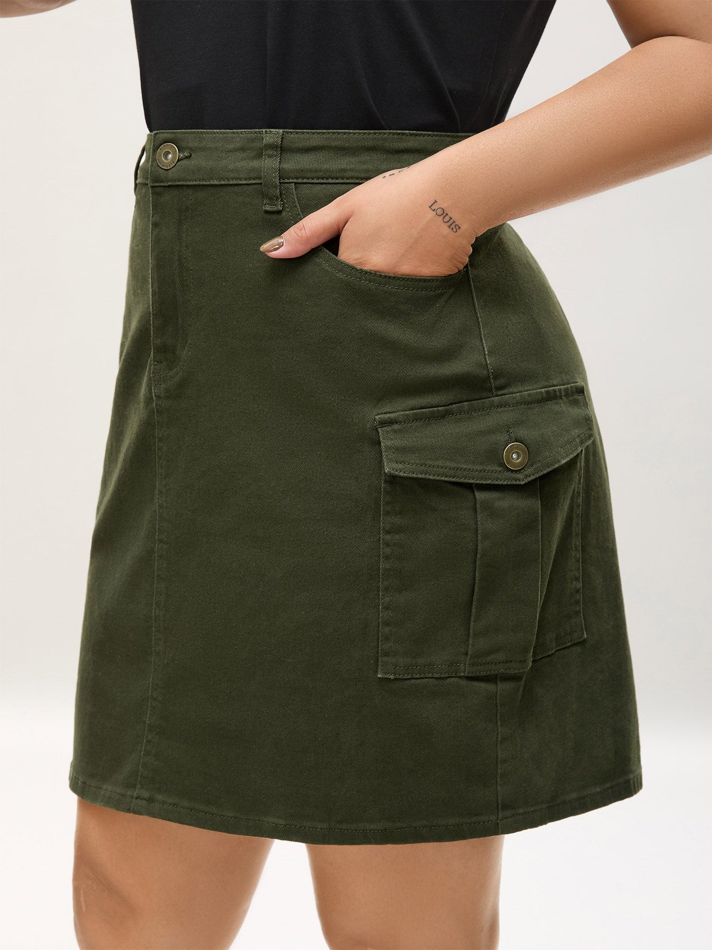 Flap Detail Classic Cut Midi Denim Skirt