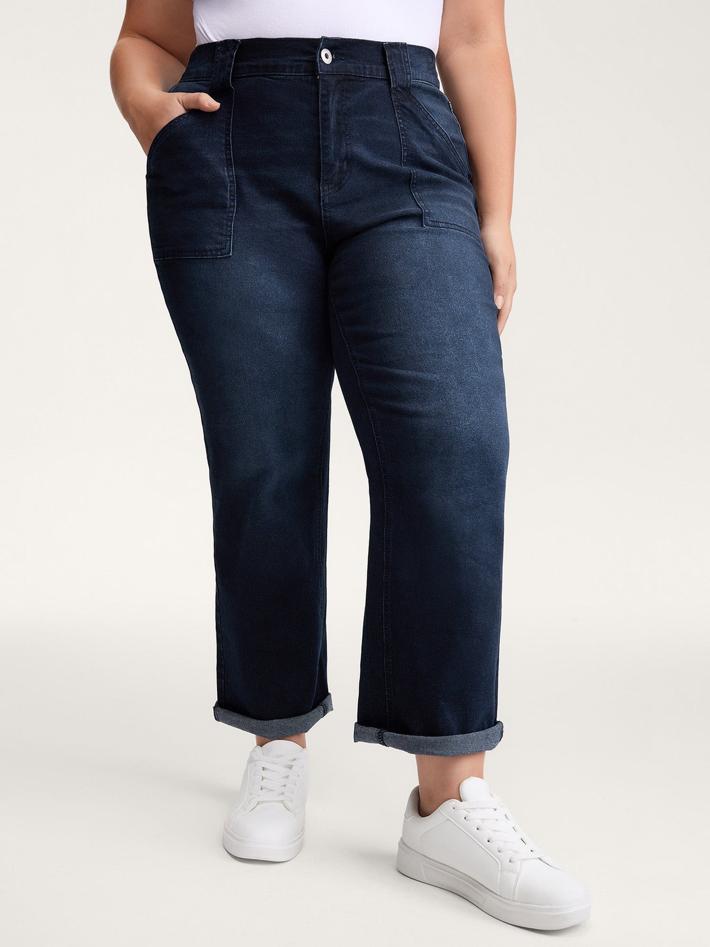 Supersoft Front Pockets Straight-Leg Mid-Rise Jeans