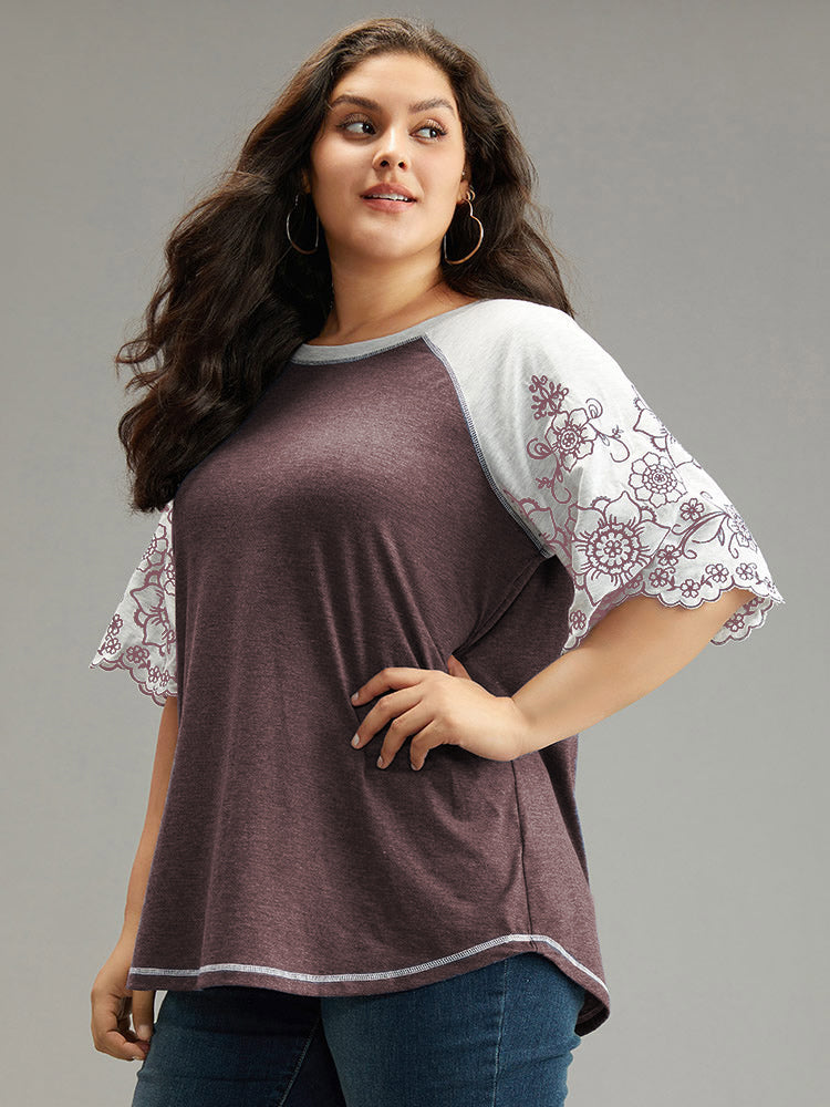 Contrast Embroidered Scalloped Trim T-shirt