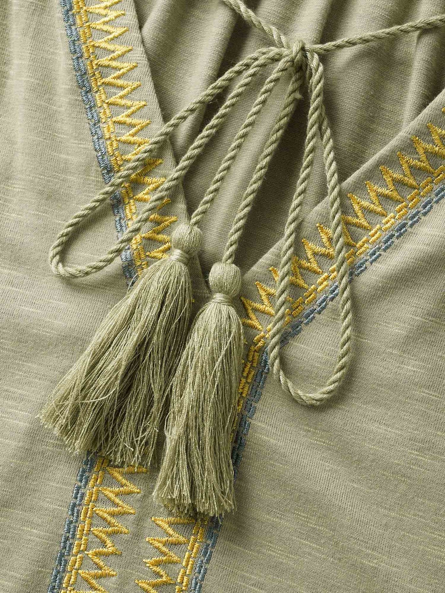 Embroidered Tie Knot Tassels Gathered T-shirt