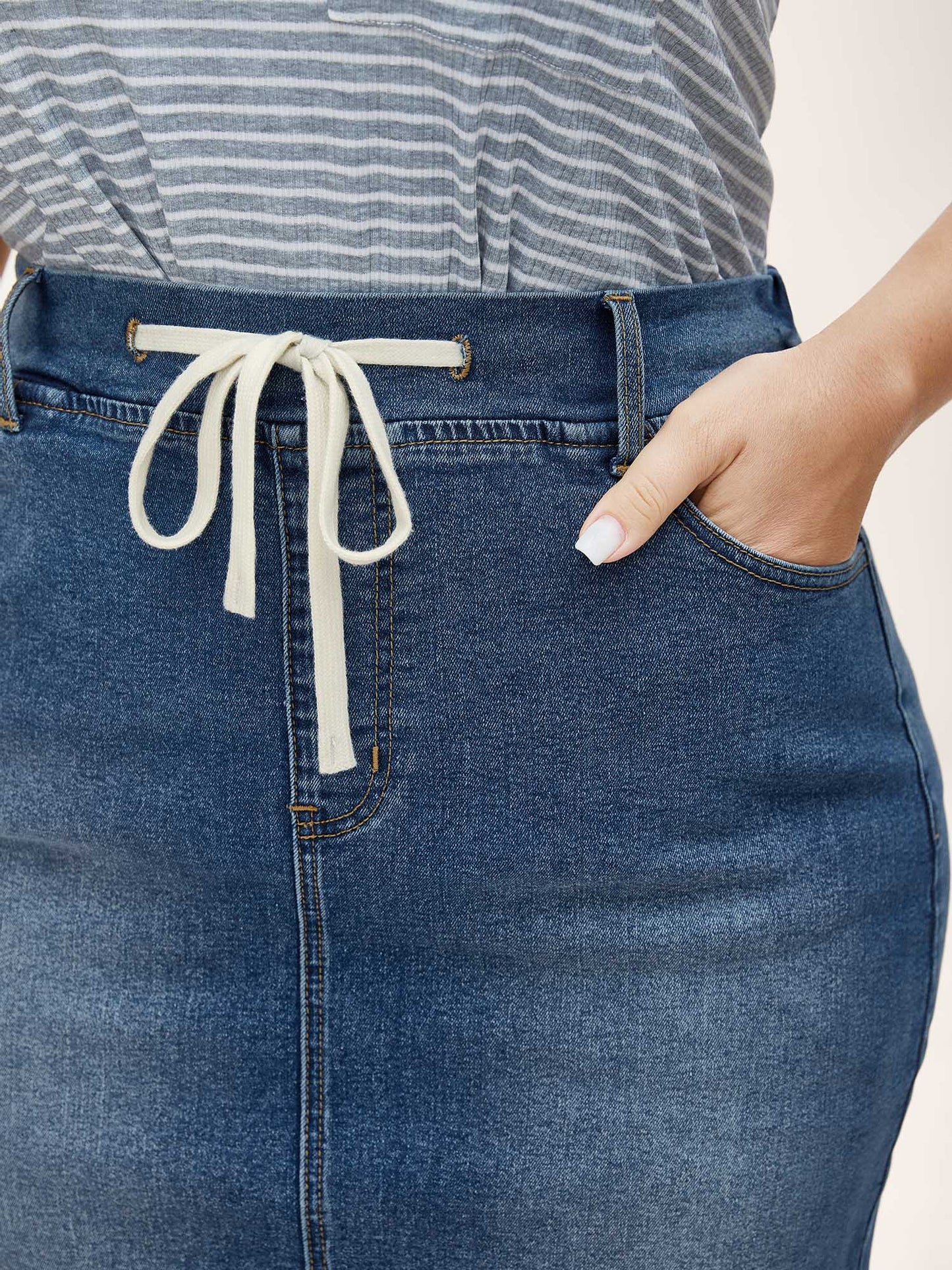 Stretchy Waistband Pull-On Denim Skirt