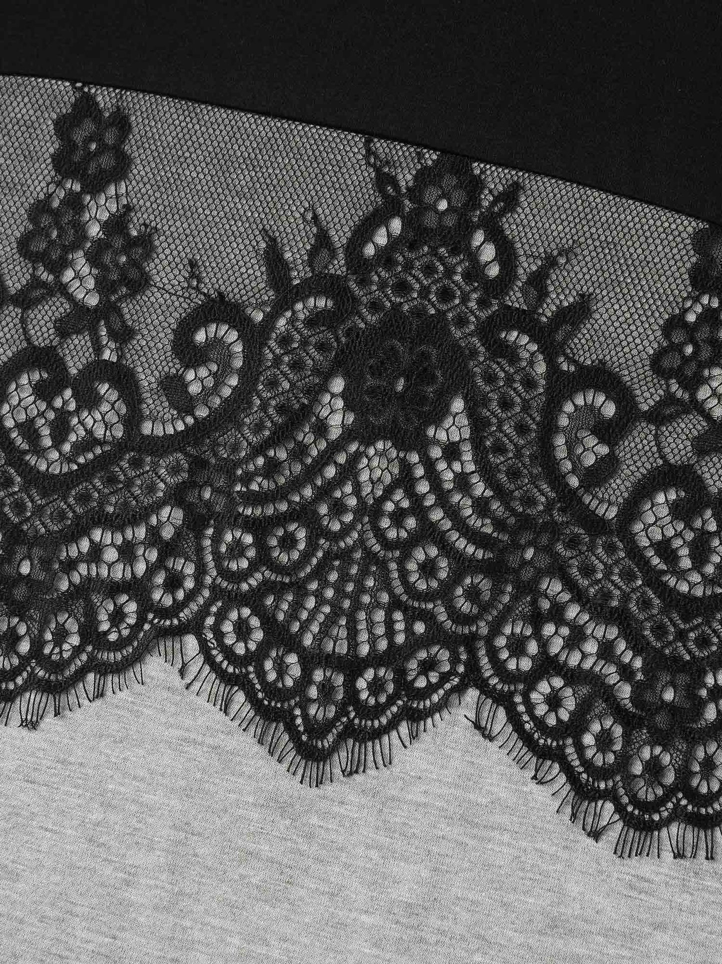Lace Design Color Contrast T-Shirt