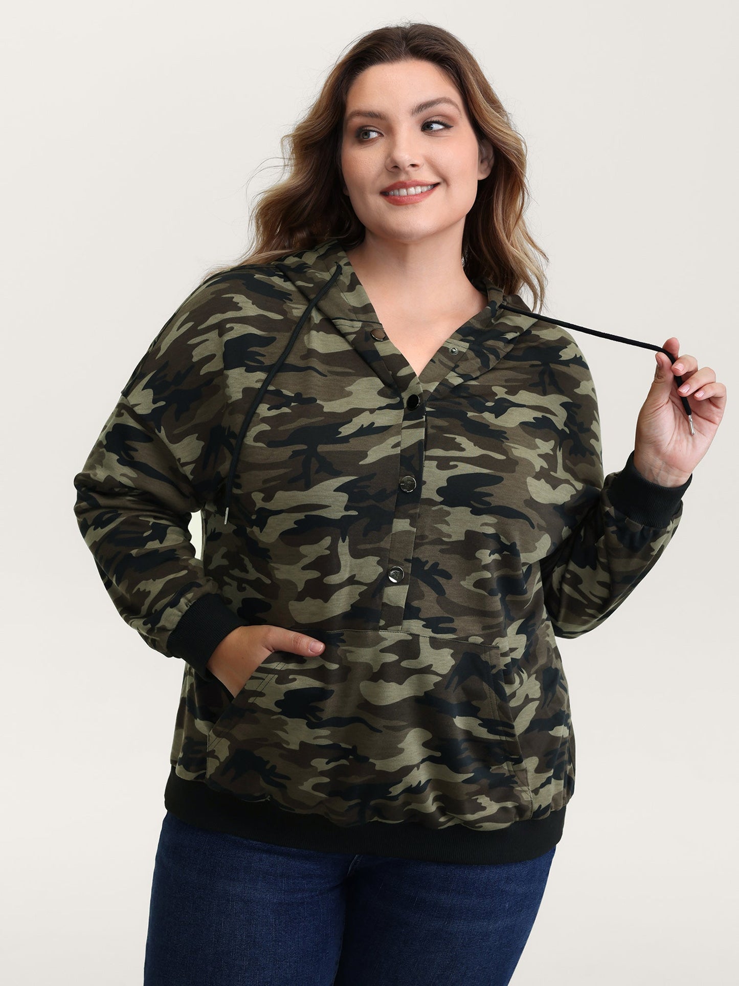 Camouflage Print Patch Pocket Button Hoodie