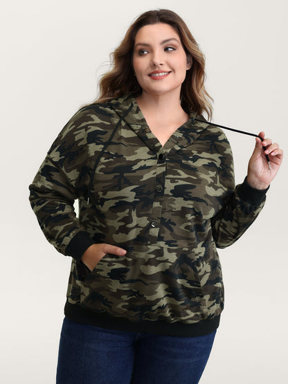 Camouflage Print Patch Pocket Button Hoodie