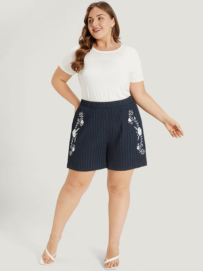 Floral Embroidered Textured Stretchy Waist Shorts