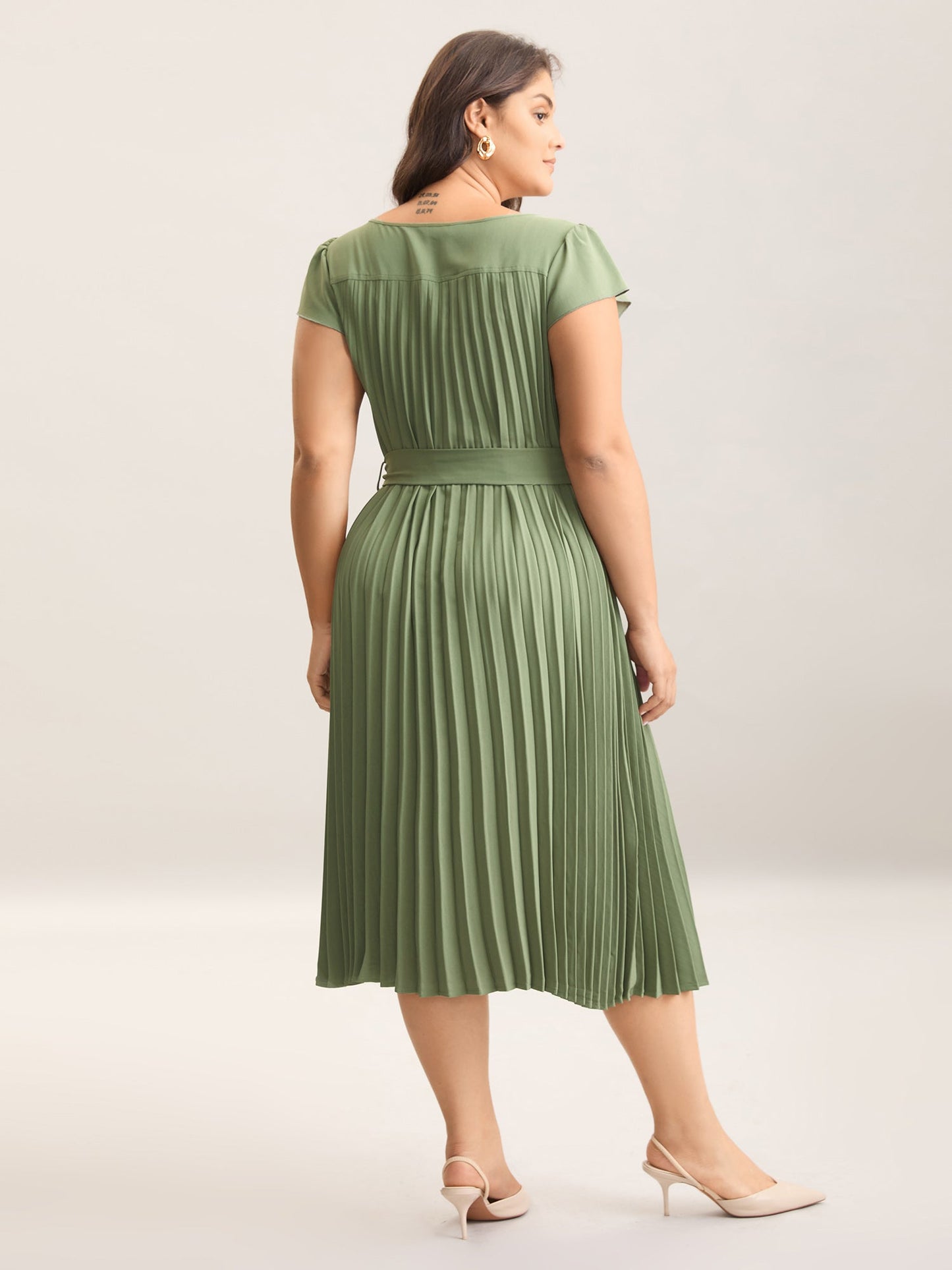 Plicated Detail Belted Pockets Maxi Dress