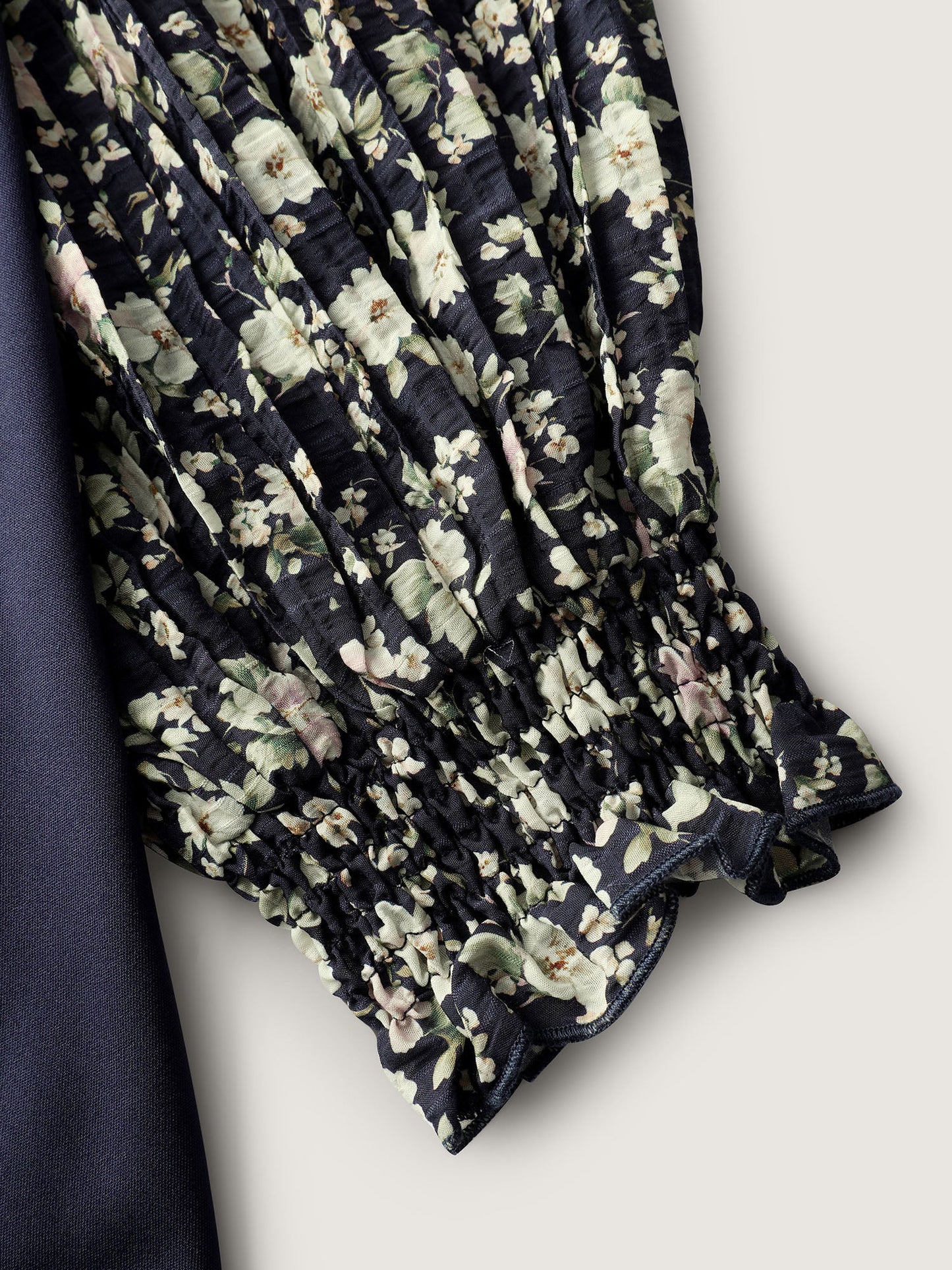Floral Contrast Stretchy Knit Top