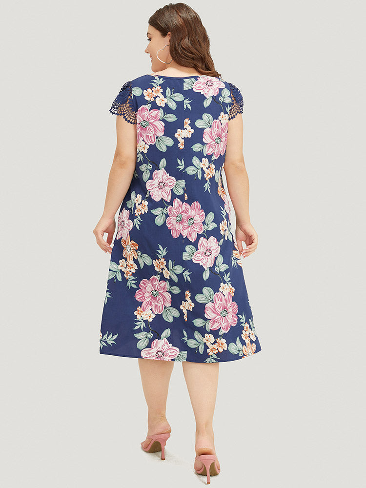 Floral Pocket Keyhole Lace Cap Sleeve Flutter Dress