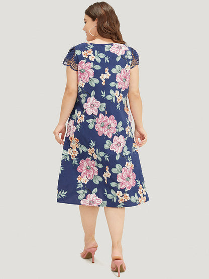 Floral Pocket Keyhole Lace Cap Sleeve Flutter Dress