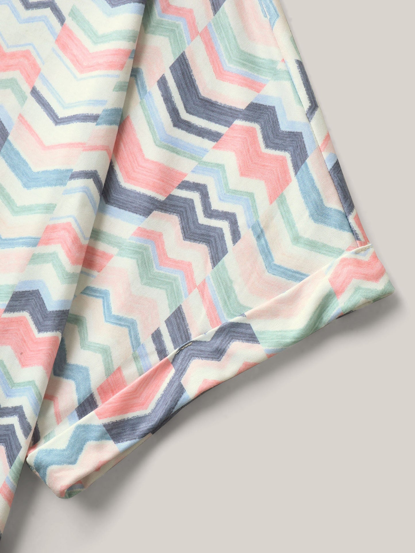 Stretchy Geometric Print Curvy Knit Top