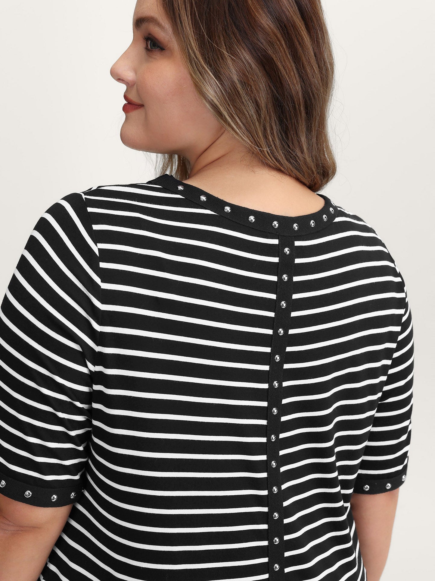 Stripe Rivets Contrast Edge T-Shirt