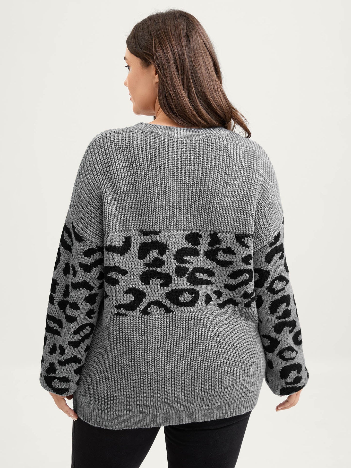 Leopard Print Round Neck Textured Pullover