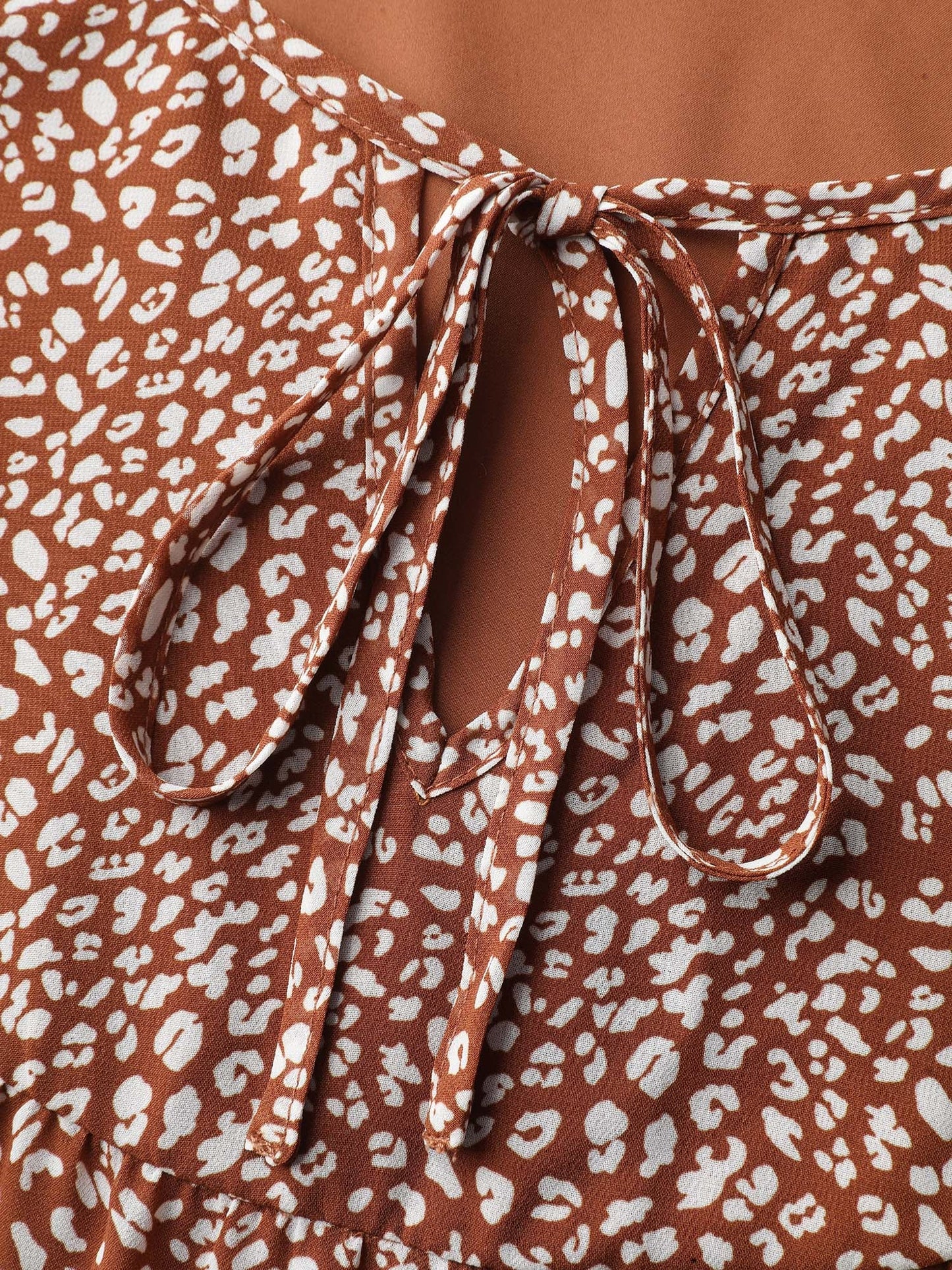 Floral Print Neck Cut-Out Shirred Blouse