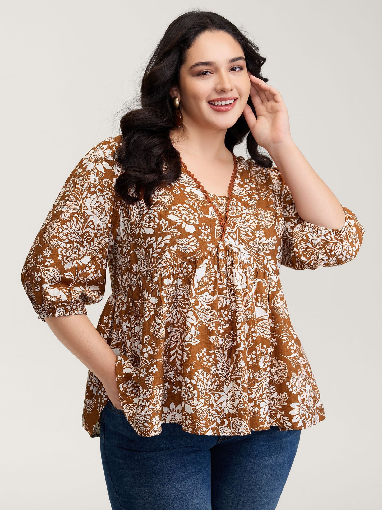 Floral Print Lace Neckline Pleated Blouse