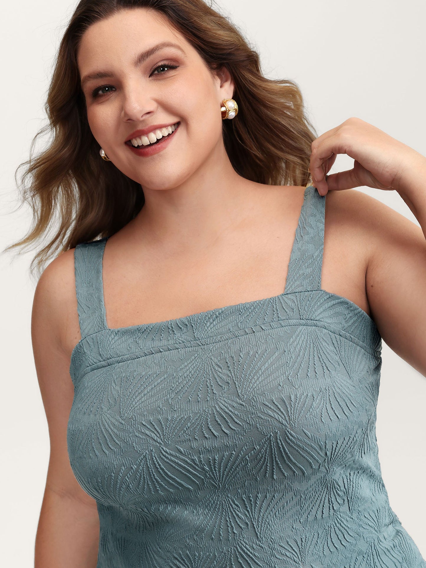 Stretchy Knit Wide Straps Fitted Tank Top