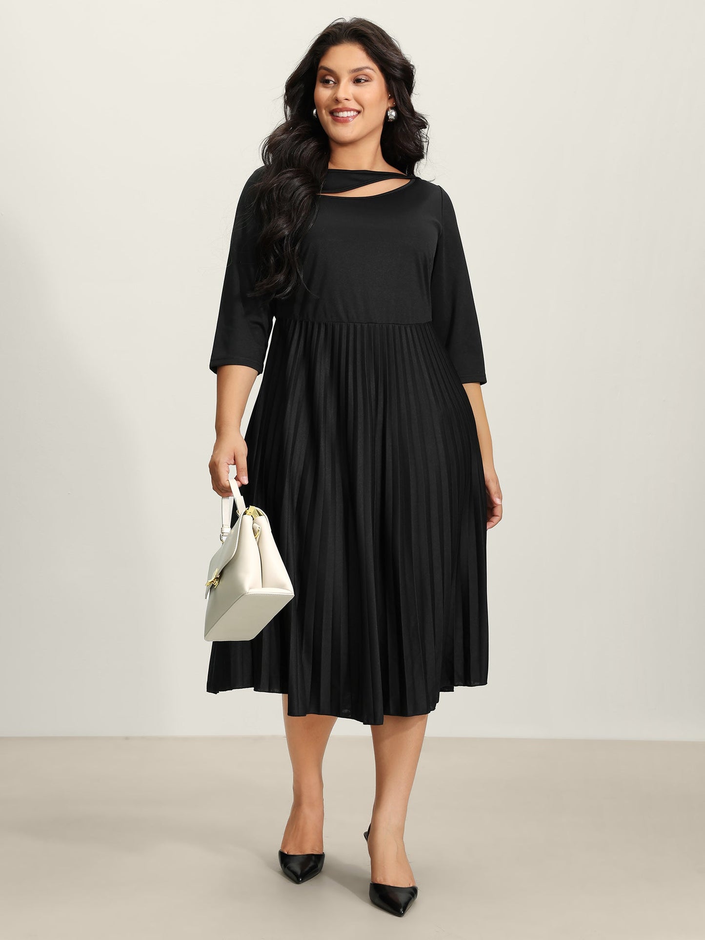 Neck Cut-Out Pleated Stretchy Midi Dress