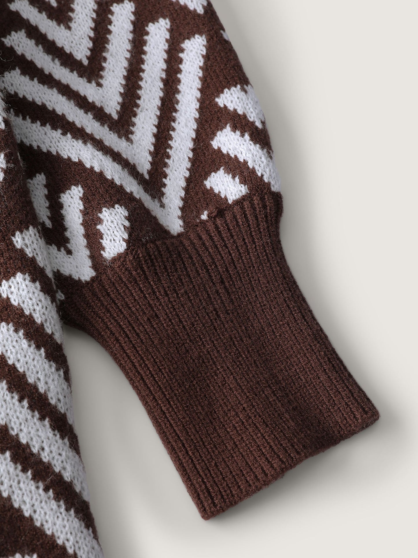 Cowl Neckline Geometric Print Pullover