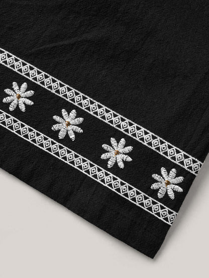 Cotton Embroidery Waist-Tie Straight-Fit Shorts