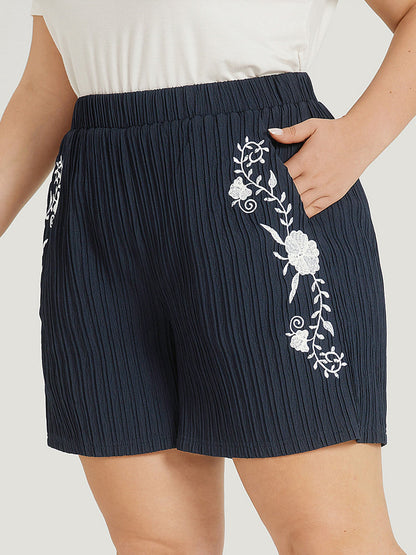 Floral Embroidered Textured Stretchy Waist Shorts