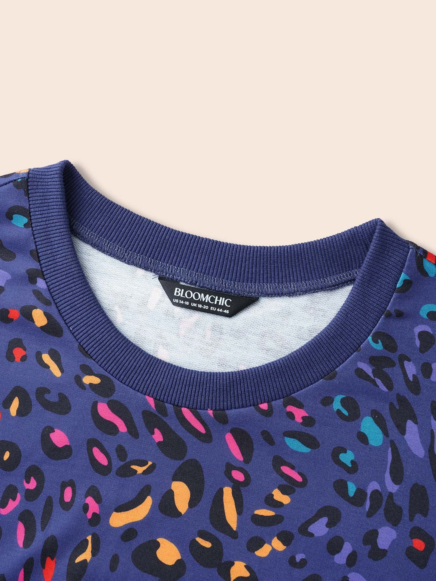 Round Neck Color Leopard Print Sweatshirt
