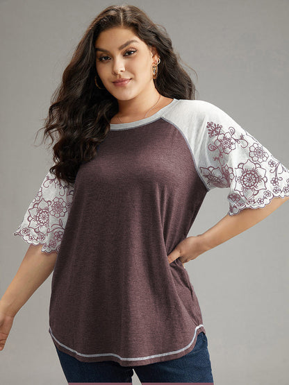 Contrast Embroidered Scalloped Trim T-shirt