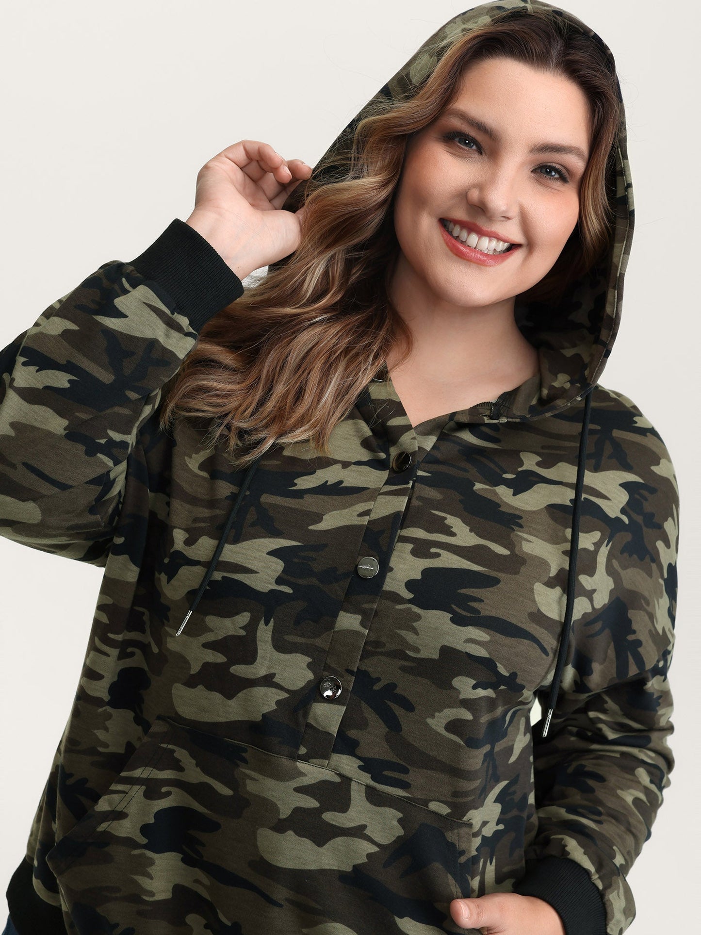 Camouflage Print Patch Pocket Button Hoodie