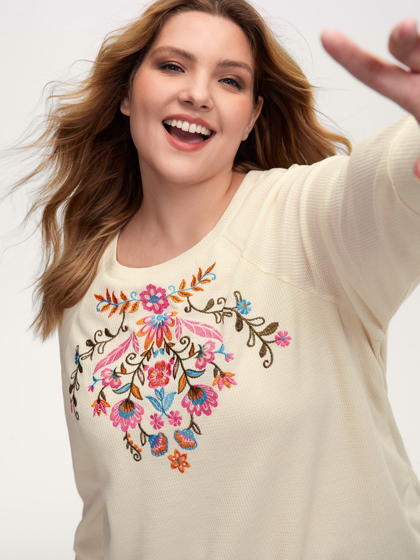 Colorful Floral Embroidery Anti-Abrasion Collar Sweatshirt