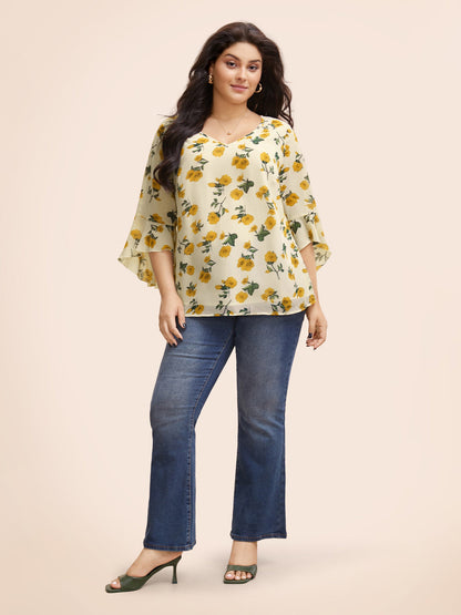 Floral Ruffle Sleeve Split Hem Blouse