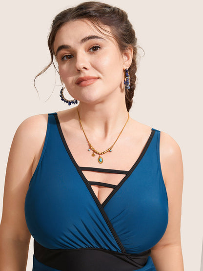 Contrast Trim Keyhole Gathered One Piece Swimsuit