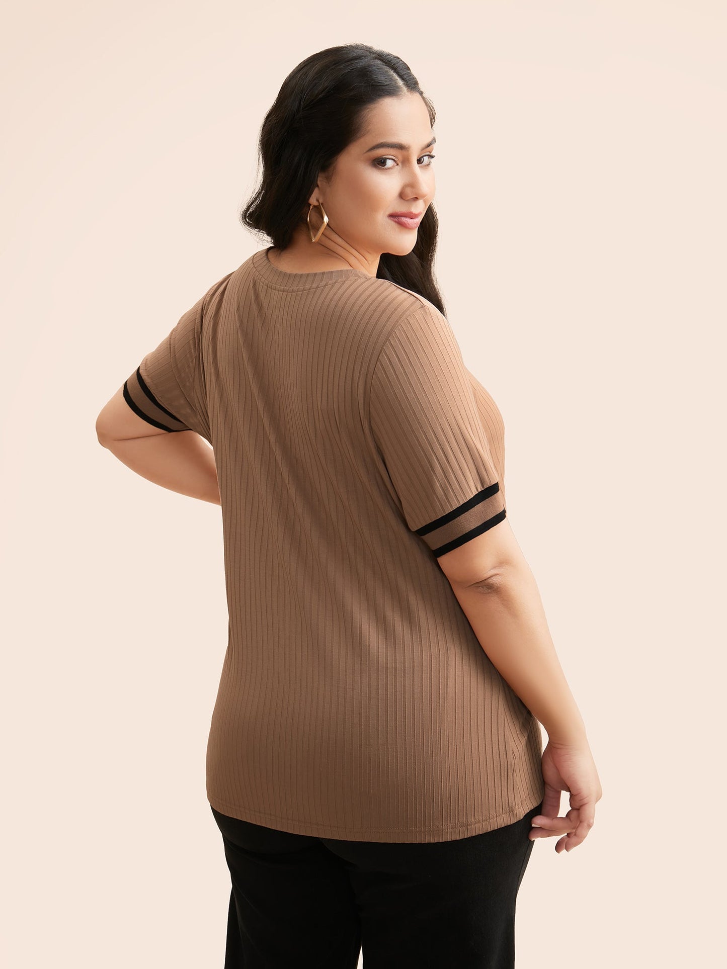 Crew Neck Pit Strip Contrast Trim T-shirt