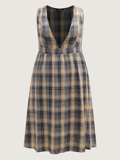 Plaid Pattern Deep V-Neckline Midi Dress