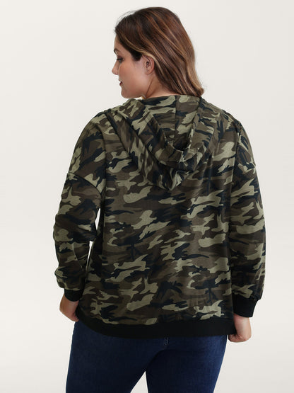 Camouflage Print Patch Pocket Button Hoodie