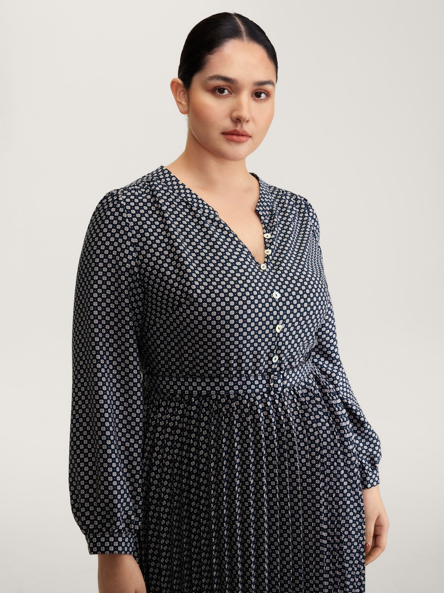 Geometric Print Pleated Notched Collar Midi Dress